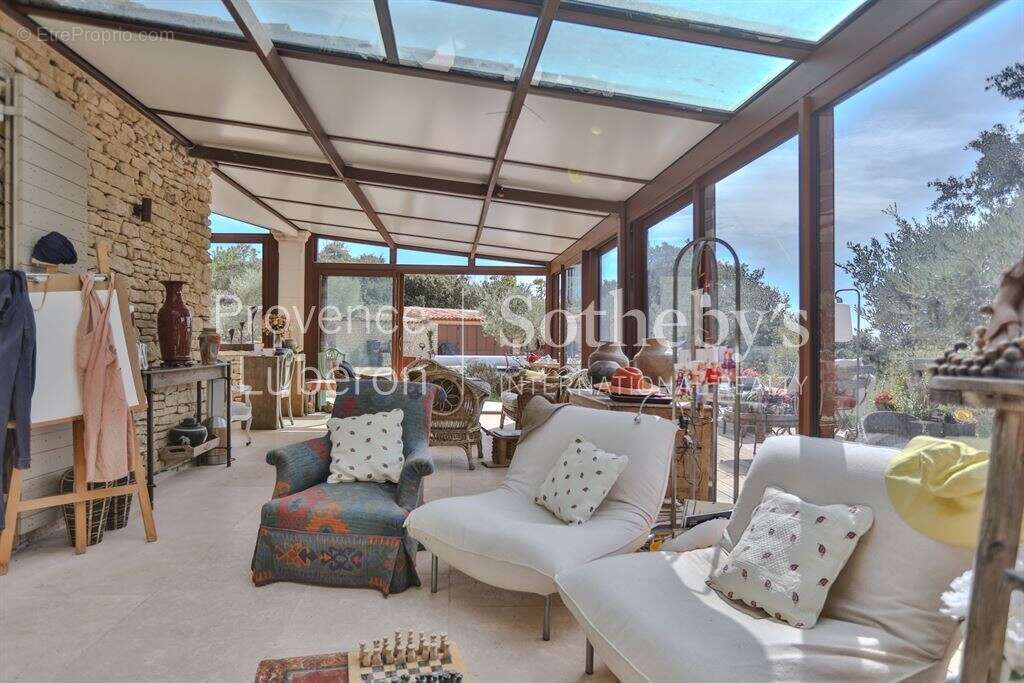 Maison à GORDES