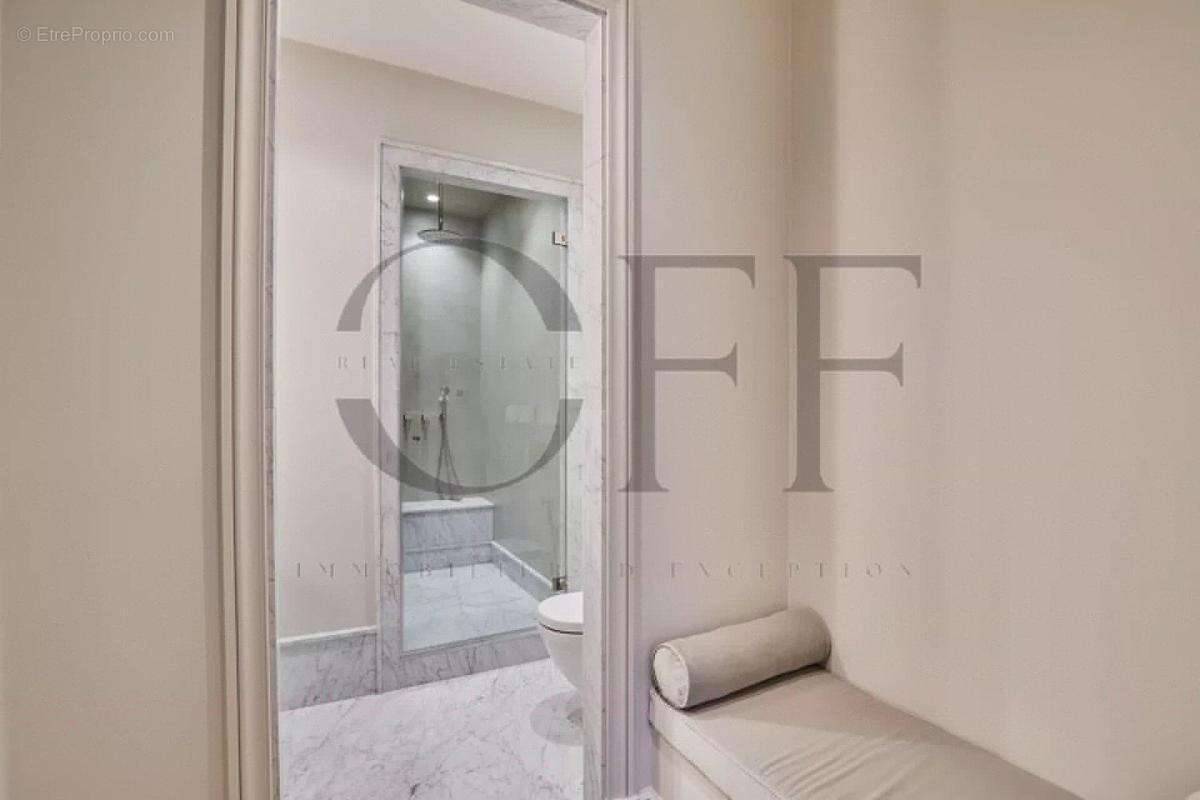 Appartement à PARIS-8E