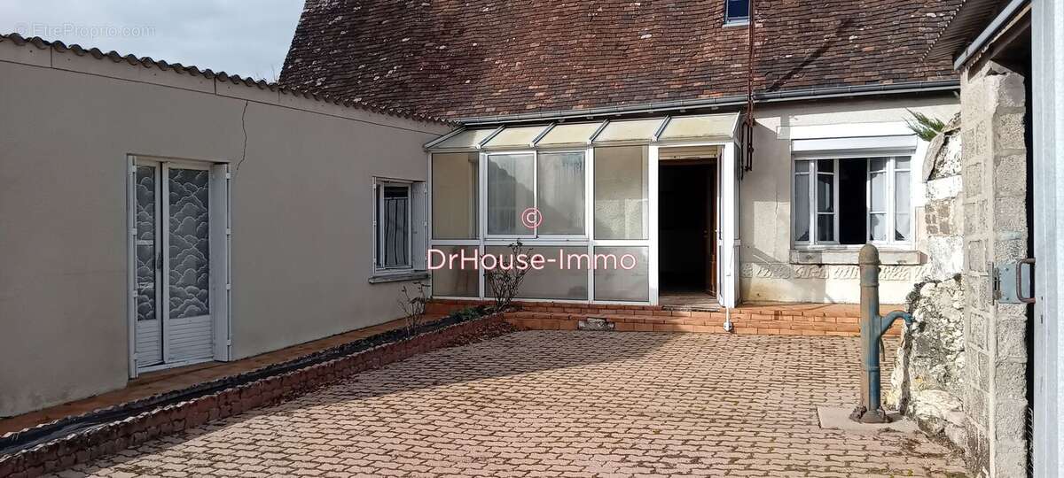 Maison à NEUILLE-PONT-PIERRE