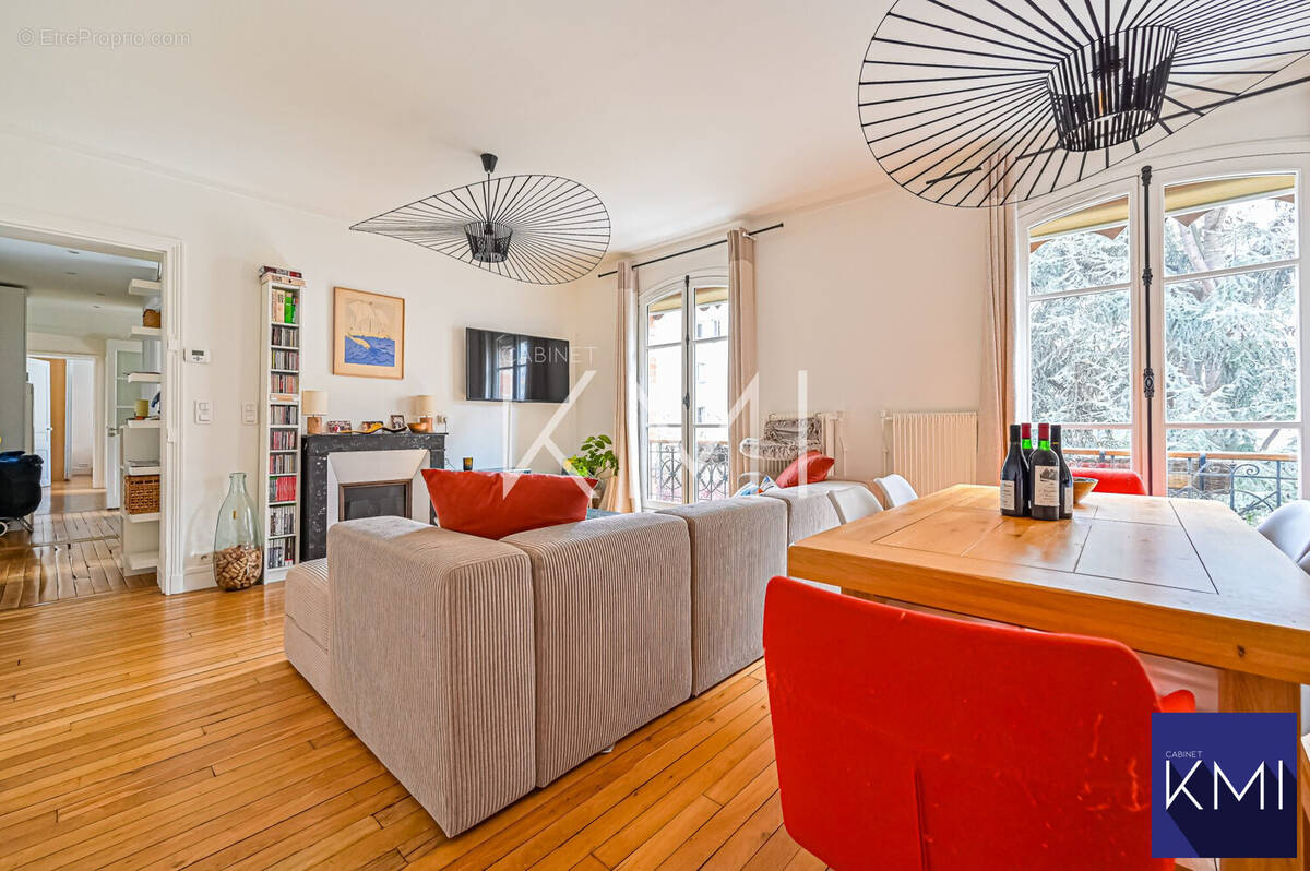 Appartement à PARIS-14E