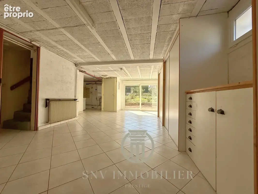 Maison 4 chambres, grande  pièce de vie avec terrasse, garage, cave et grand jardin dans un quartier résidenti - photo 14
