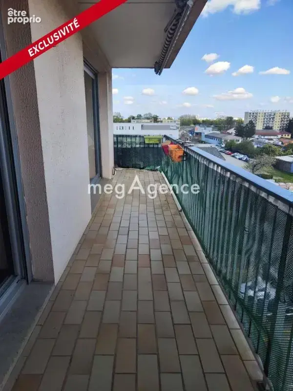 T3 de 72 m² avec terrasse plein sud – Dernier étage –INSA / Croix-Luizet - photo 2