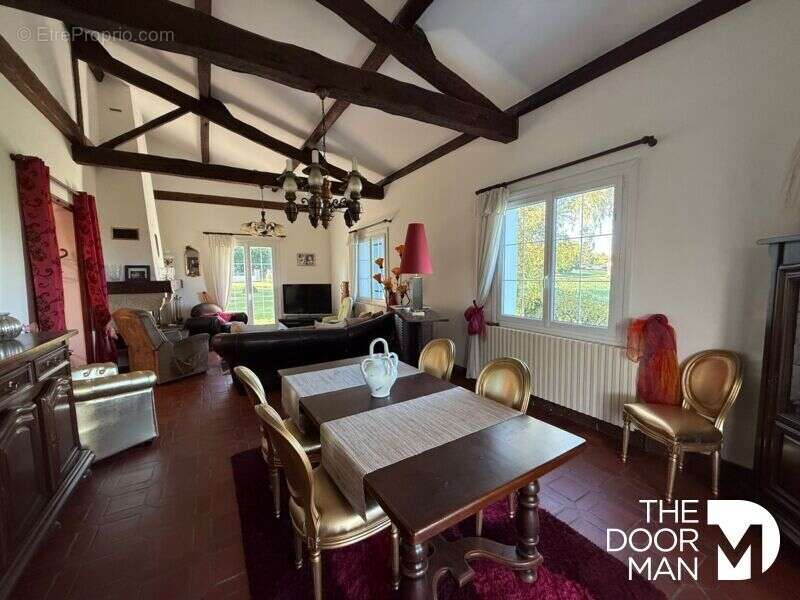 Maison à SAINT-GELAIS