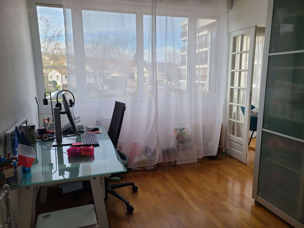 Appartement à FONTENAY-LE-FLEURY