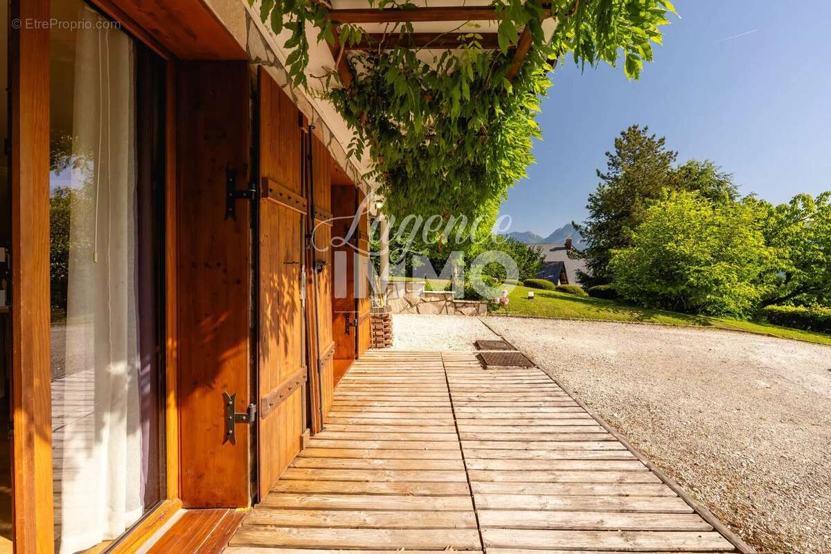 Chalet avec vue lac à St-Jorioz + T2 indépendant - photo 12