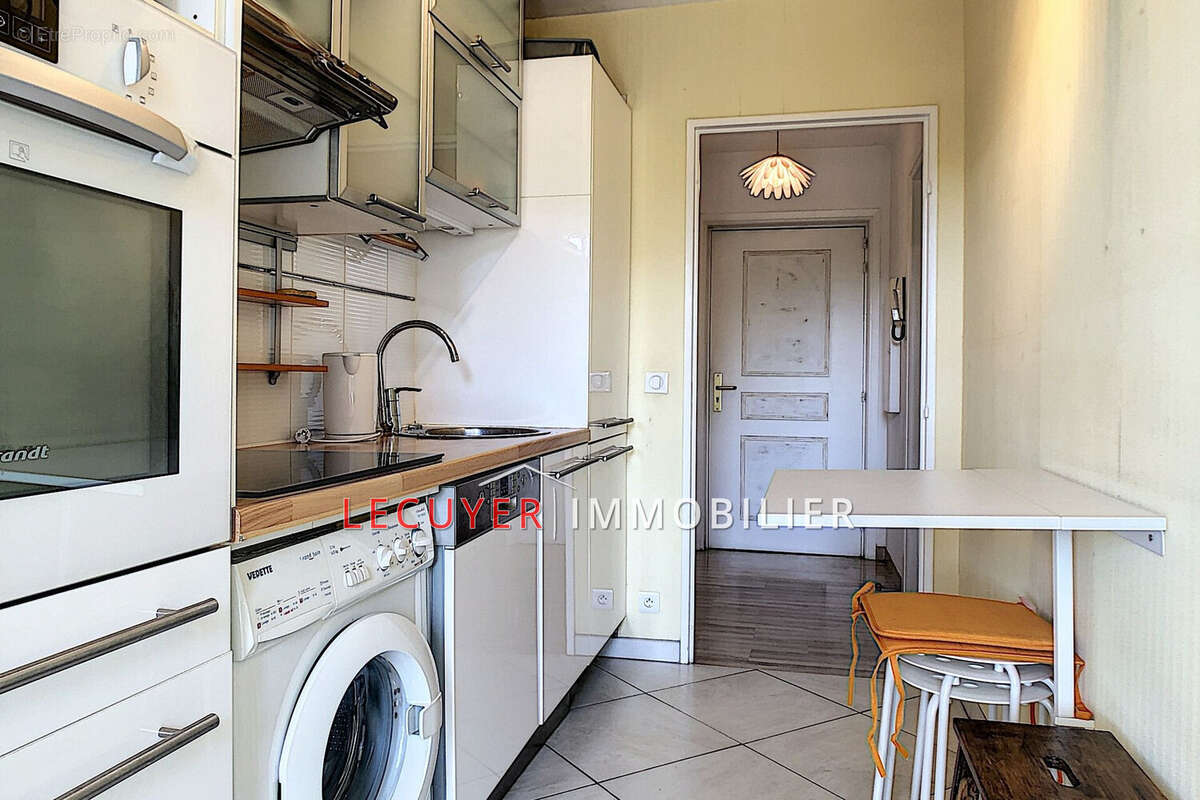 Appartement à VALLAURIS