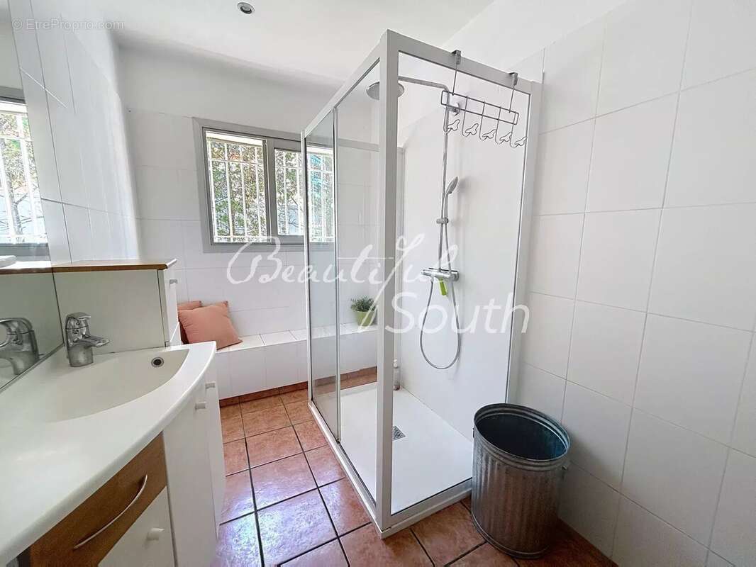 Maison de plain pied à Perpignan avec piscine et confort moderne - photo 14