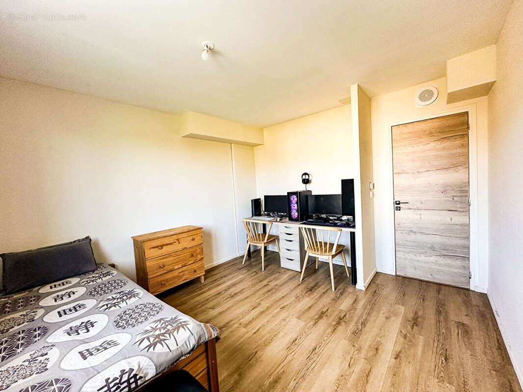 Maison à LE PUY-SAINTE-REPARADE