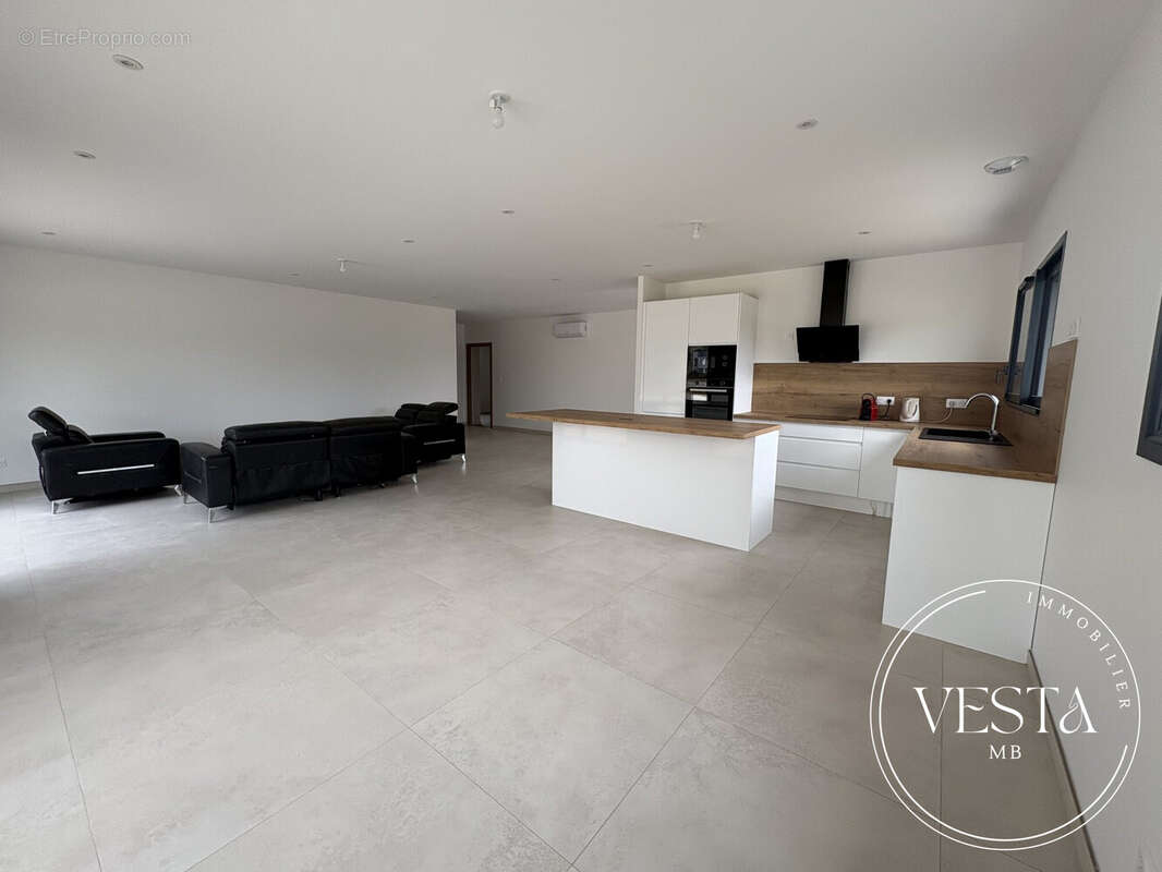 Maison 144 m² à Genlis  - photo 4