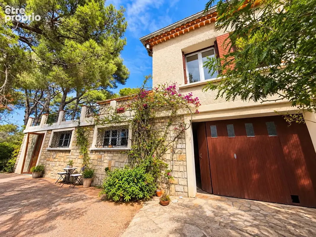 ** VUE Mer - Terrasse Ensoleillée** MAISON familiale et Dépendances **  (83430) SAINT MANDRIER SUR MER **Village) - photo 3
