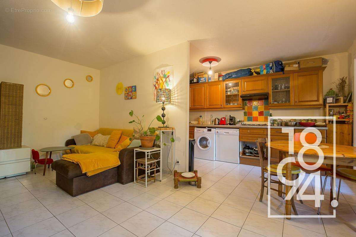Appartement à MARSEILLE-9E