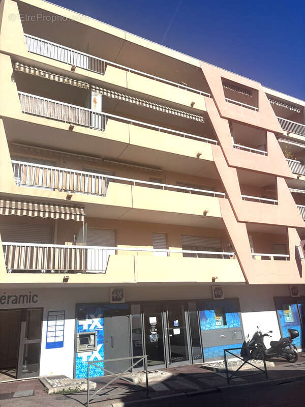 Appartement à VALLAURIS