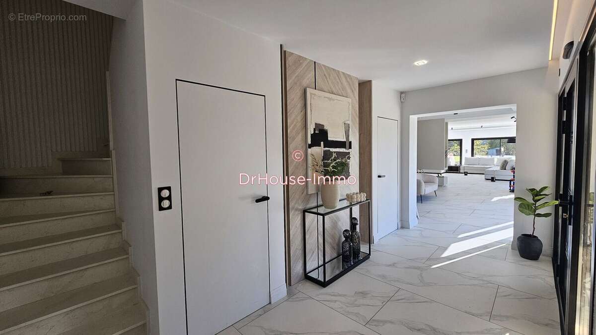 Maison 224 m² à Change  - photo 17