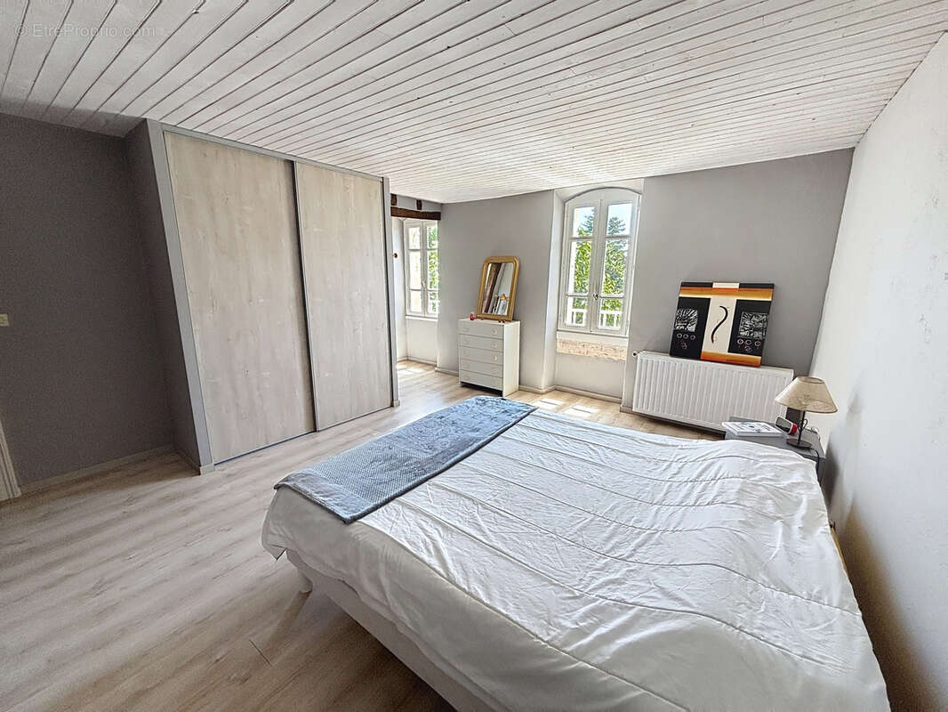 Maison à GRIGNAN