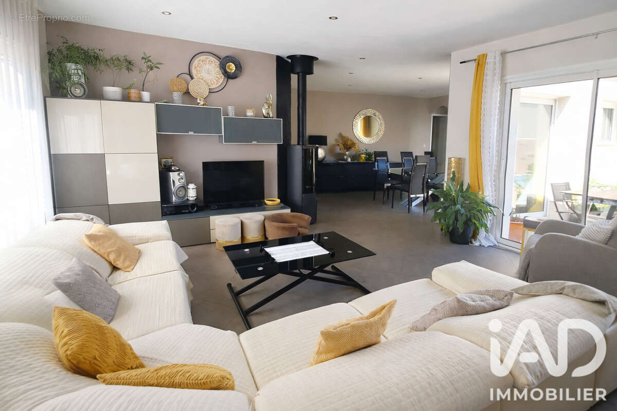Maison 128 m² à Saint-Rogatien  - photo 3