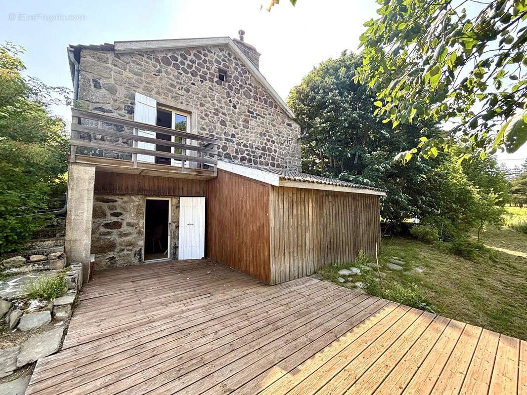 Exclusivité - ferme en pierres rénovée sur 2 100 m² de terrain - photo 2