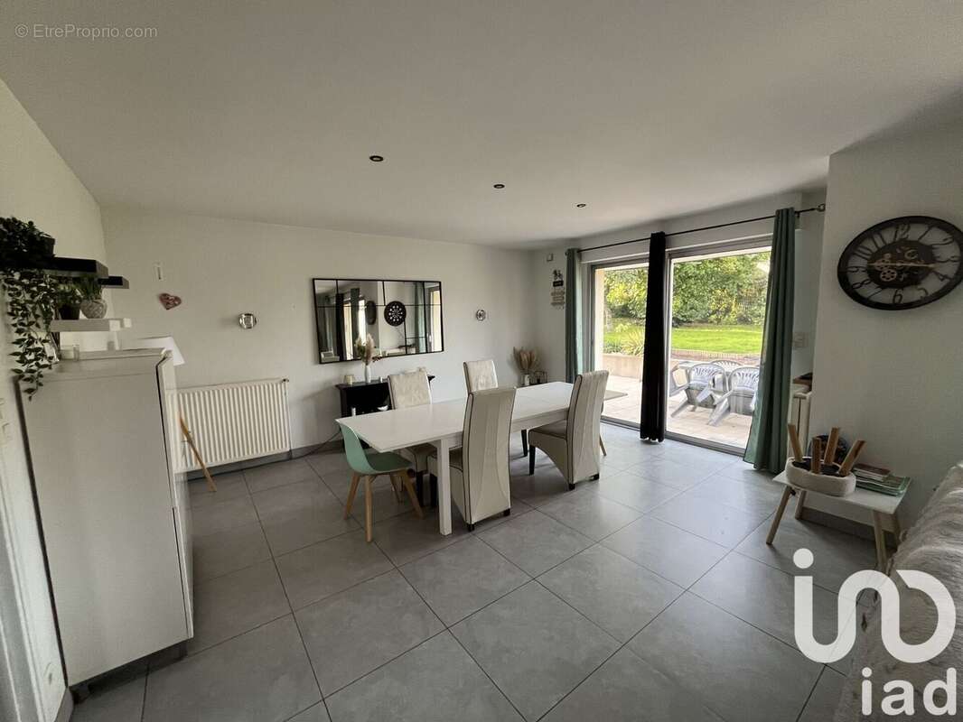 Photo 4 - Maison à LA CHAPELLE-JANSON