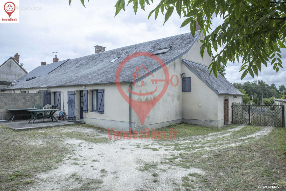 Maison à MOULINS-SUR-YEVRE