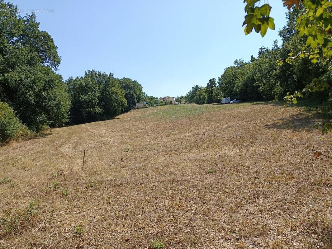 Terrain à SAIX