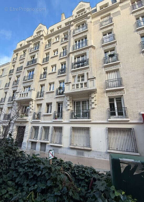 Appartement à PARIS-17E