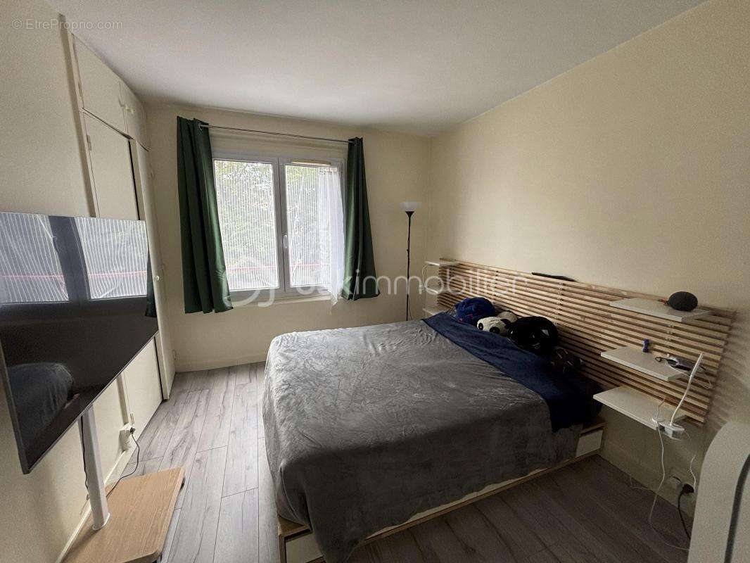 Appartement à SAINTE-GENEVIEVE-DES-BOIS