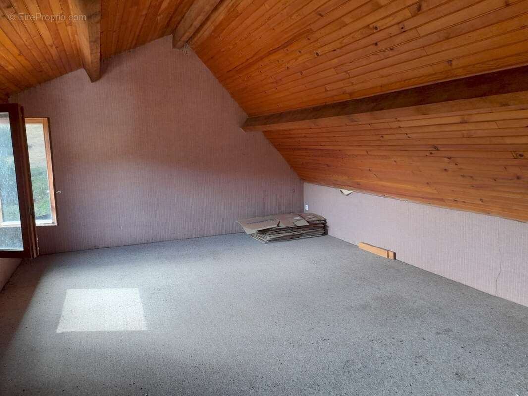 Maison à Cussy en Morvan  de 136 m2 - 8 pièces - diverses dépendances - terrain 1182 m2 - photo 22