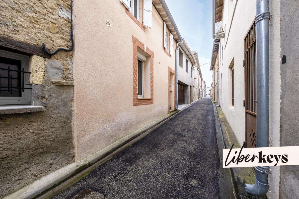 Maison à LABASTIDE-D&#039;ANJOU