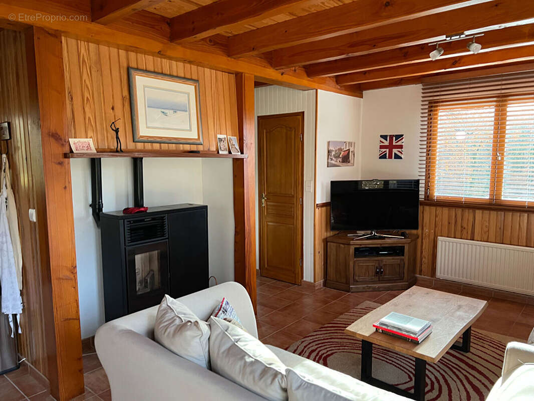 Maison à LACHAPELLE-AUZAC