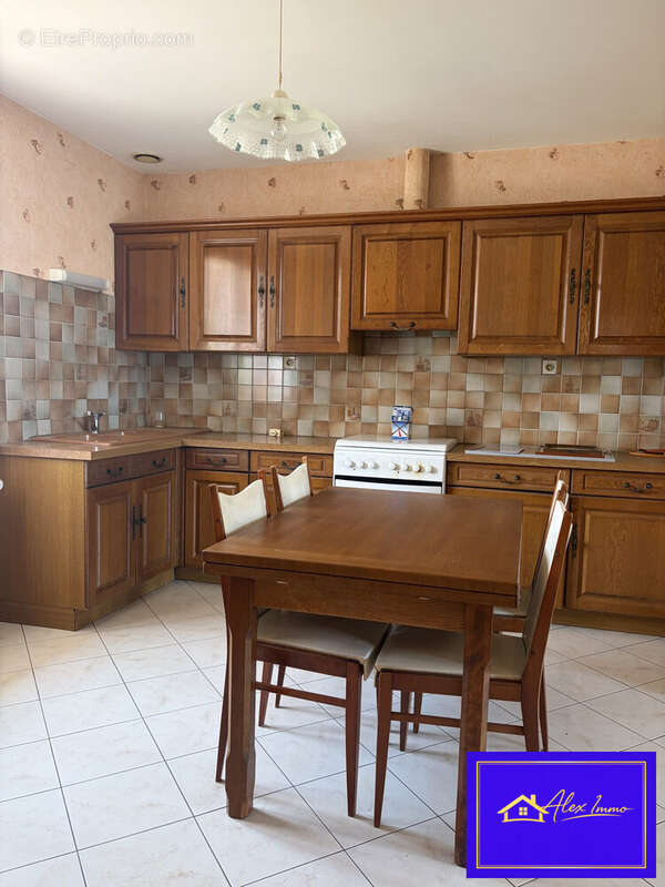 Maison 106 m² à Saint-Gervais-En-Valliere  - photo 3