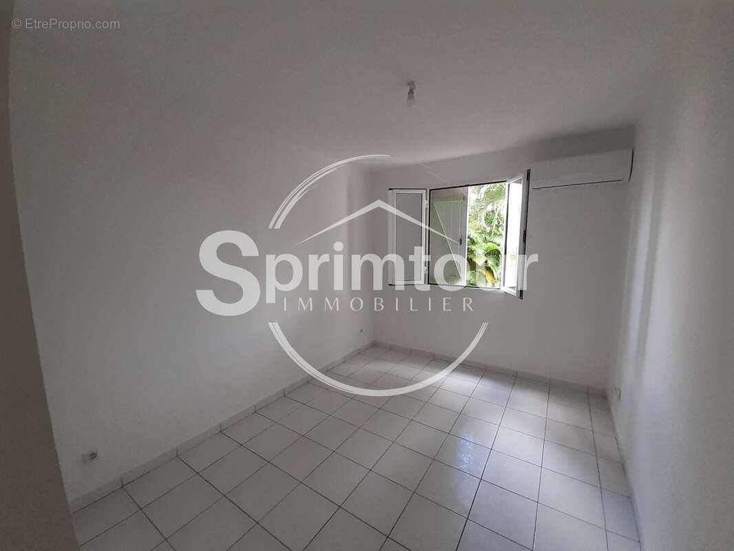 Appartement à BAIE-MAHAULT