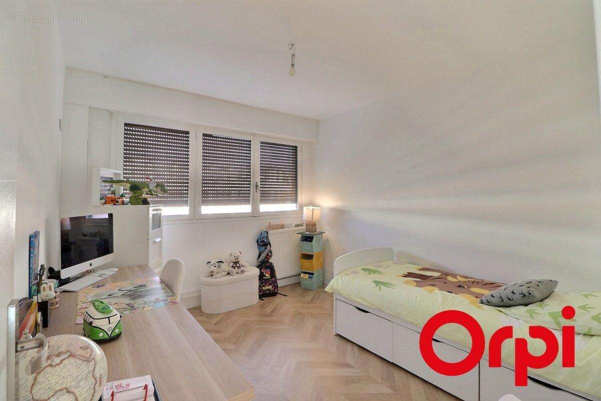 Appartement à MARSEILLE-2E