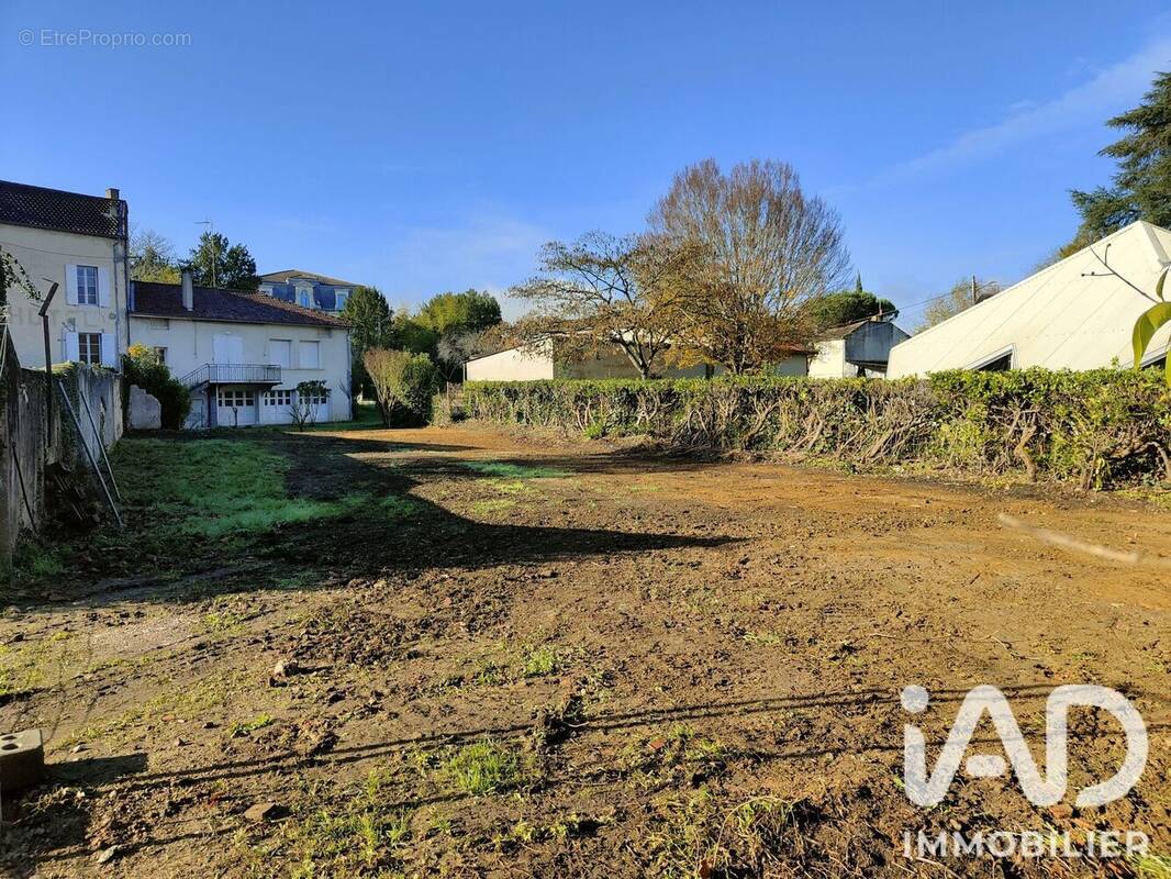 Photo 1 - Maison à LAVARDAC