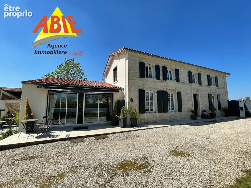 Photo 1 - Maison à BOUILLE-COURDAULT