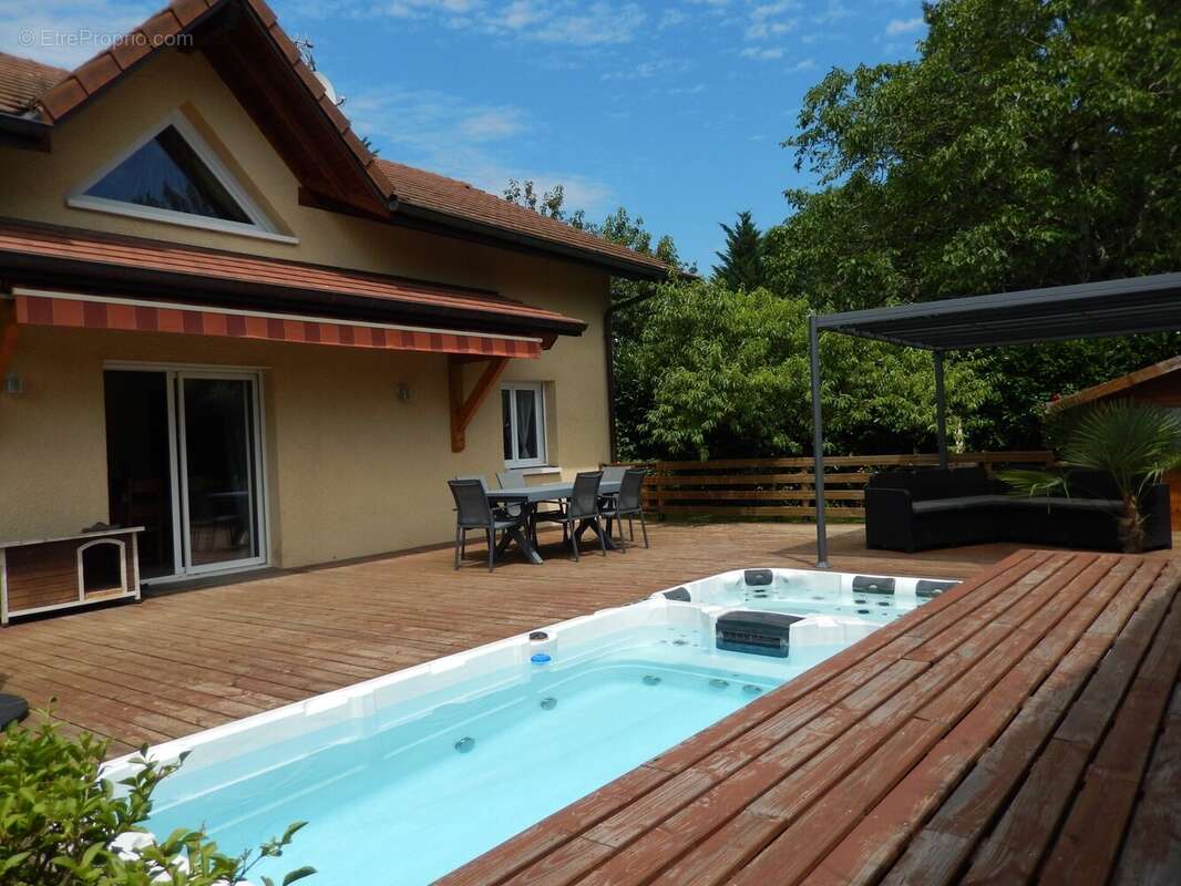 Maison a vendre a Fillinges Terrasse Jacuzzi Spa de nage - Maison à FILLINGES