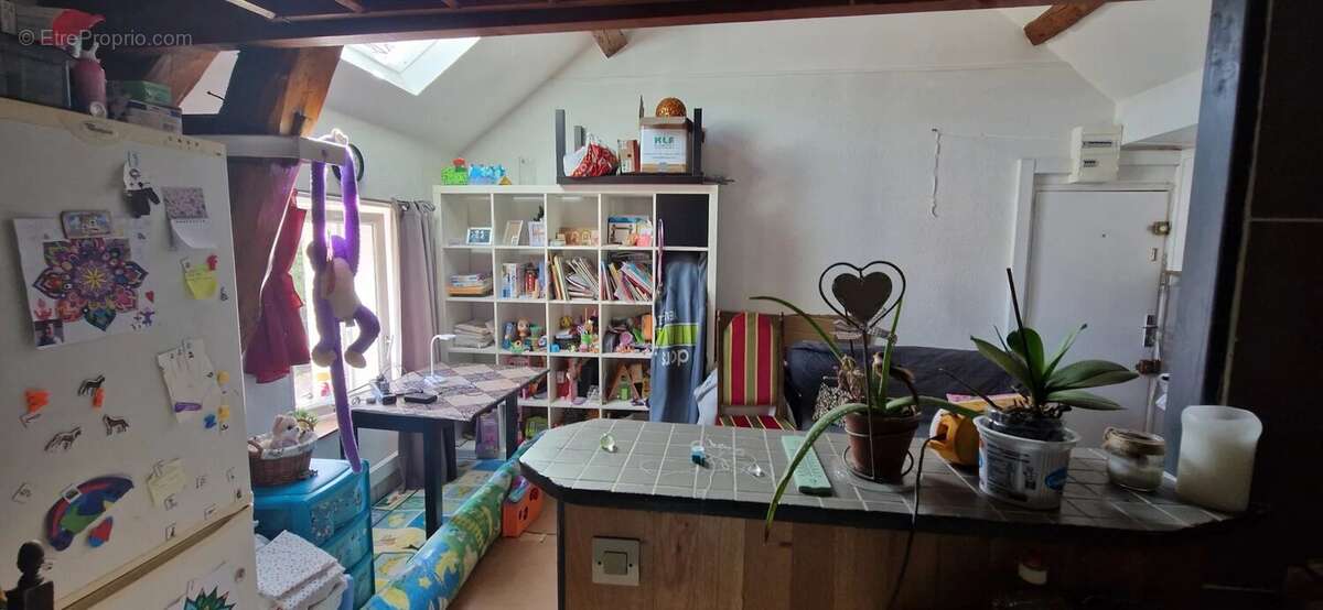 Appartement à VENEUX-LES-SABLONS