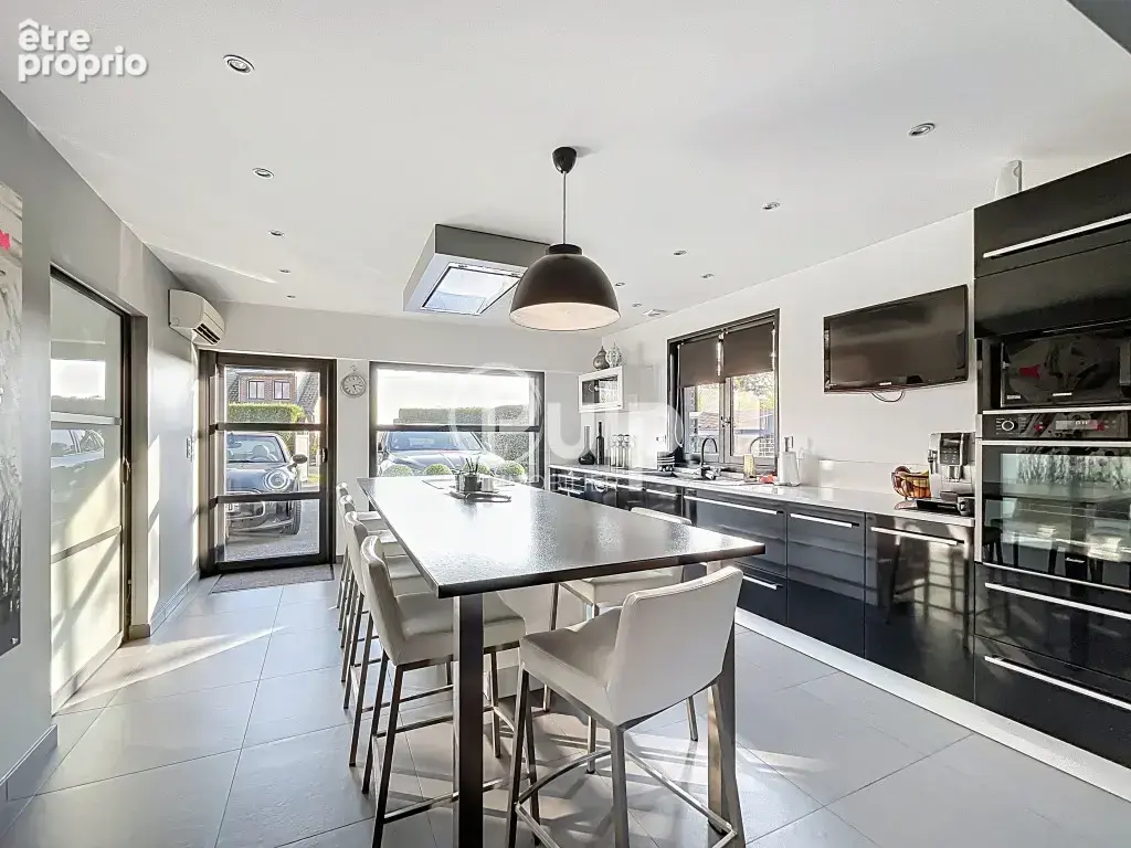 Maison familiale individuelle, lumineuse et contemporaine avec grand jardin - photo 7