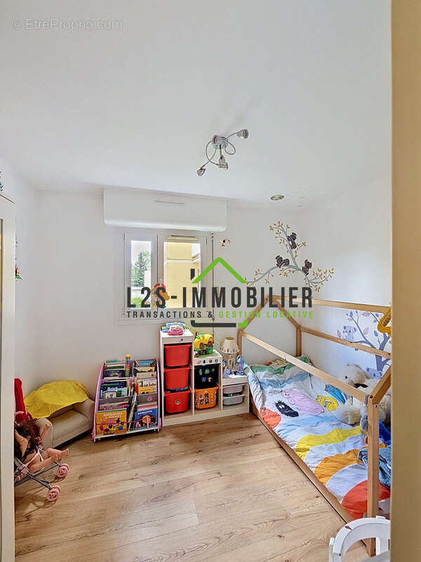 Appartement à EZANVILLE