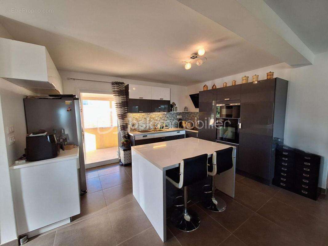 Villa de 255m², 3 chambres, garage, atelier, sur 2254m² de terrain - photo 8