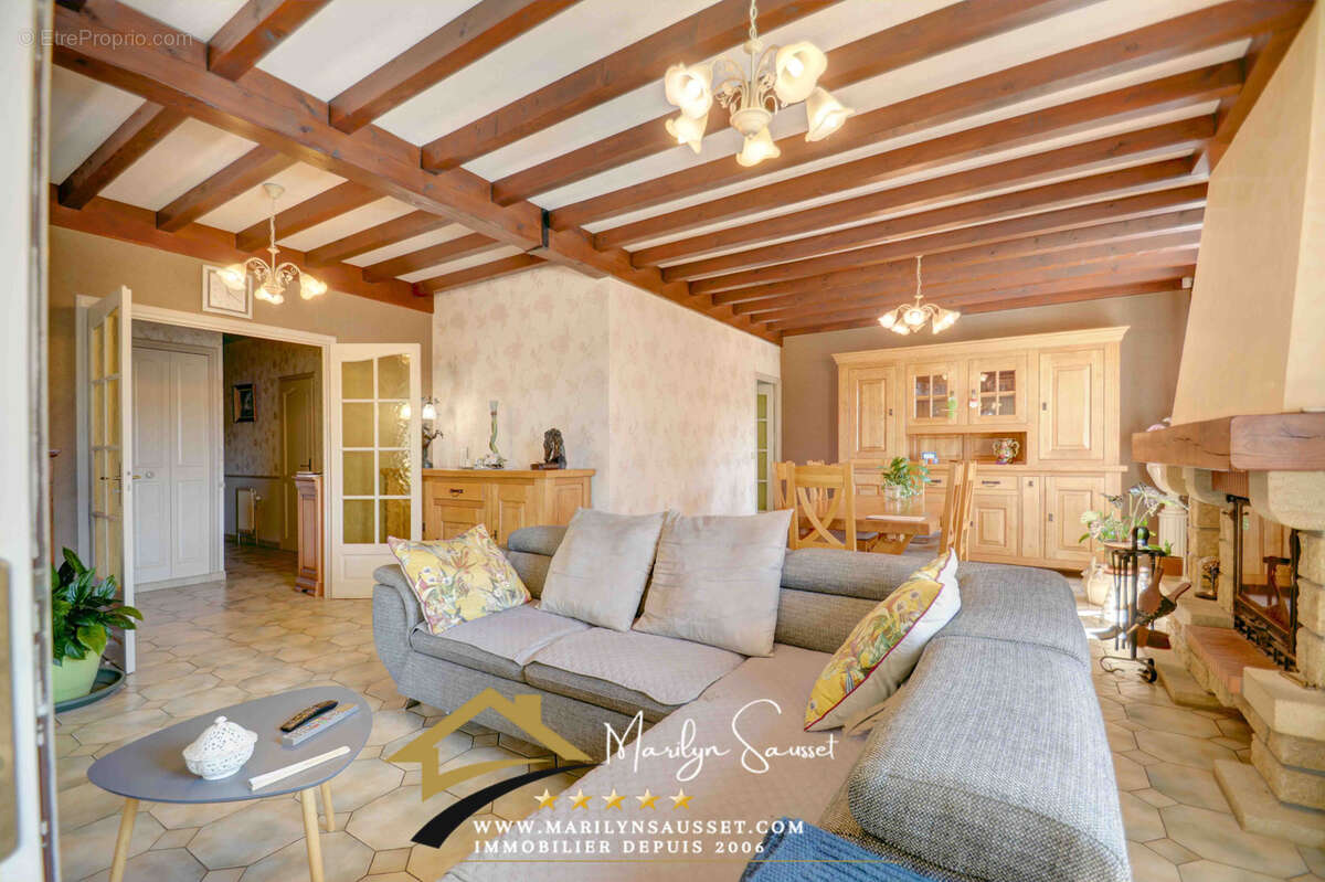 Maison à NEUVILLE-SUR-SAONE