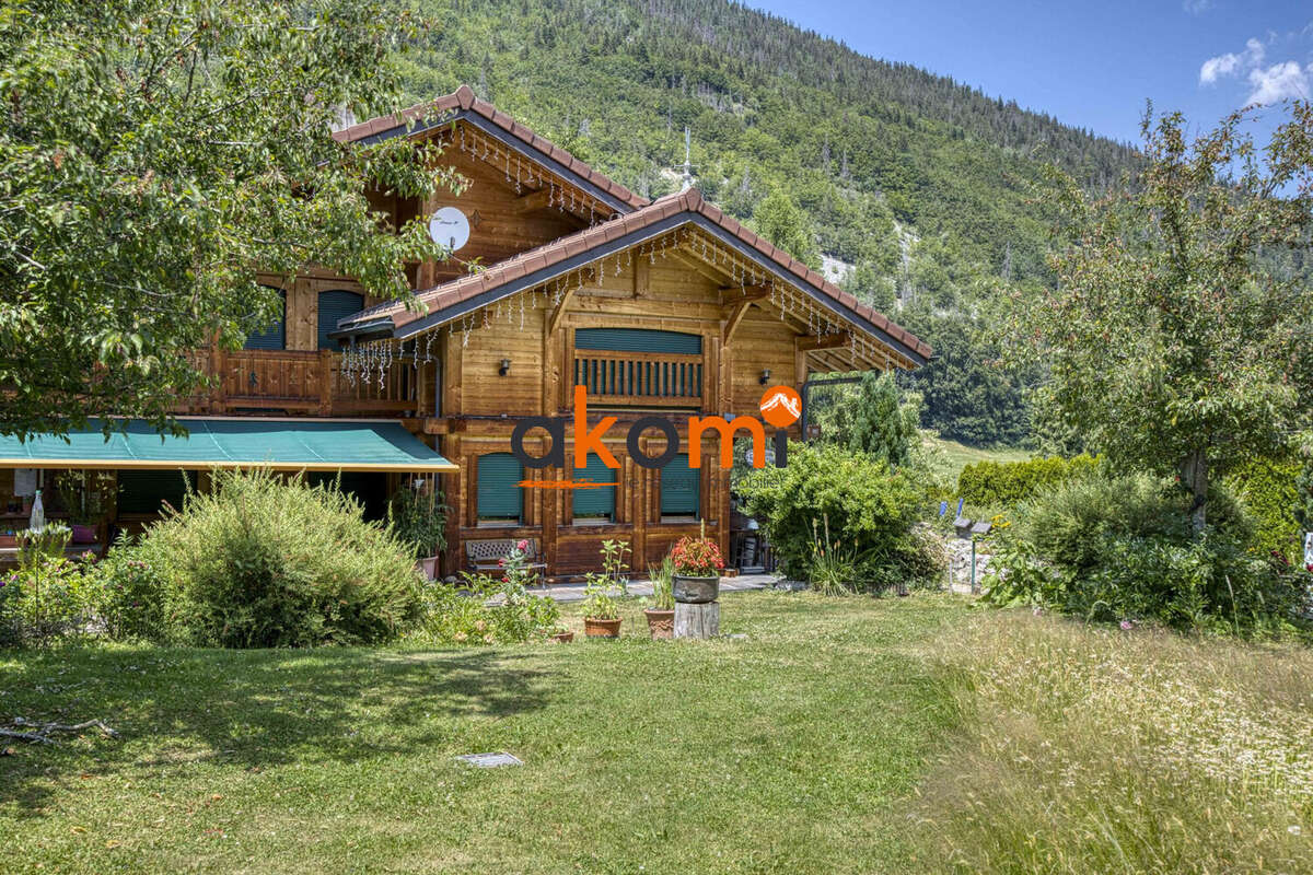 Maison 386 m² à Saint-Jean-De-Sixt  - photo 3