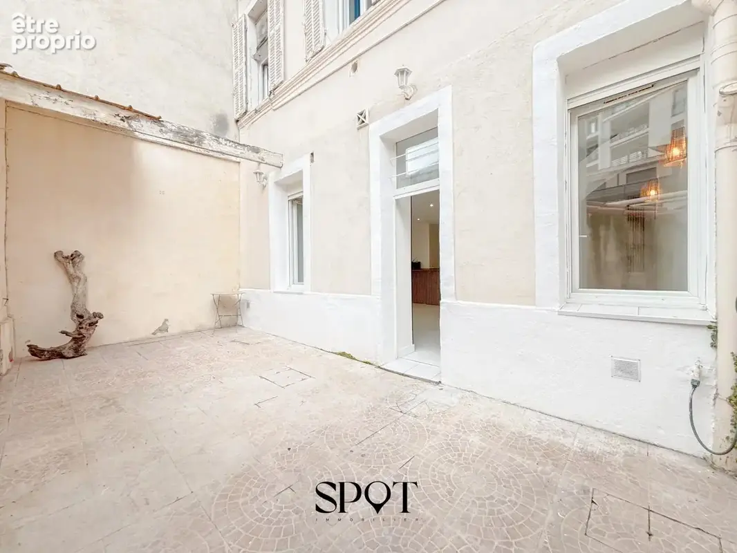 Marseille 7e — endoume  t2 avec terrasse privative de 21 m² - photo 2