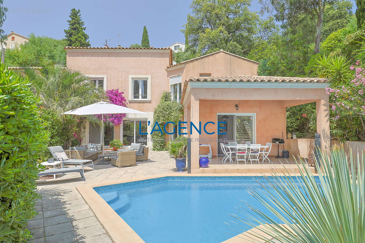 Maison à HYERES