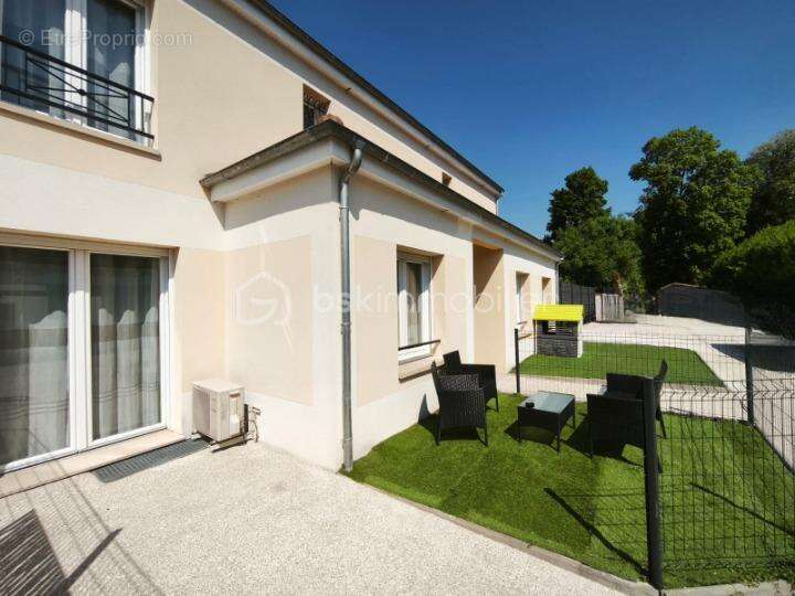 Maison à MONTEVRAIN