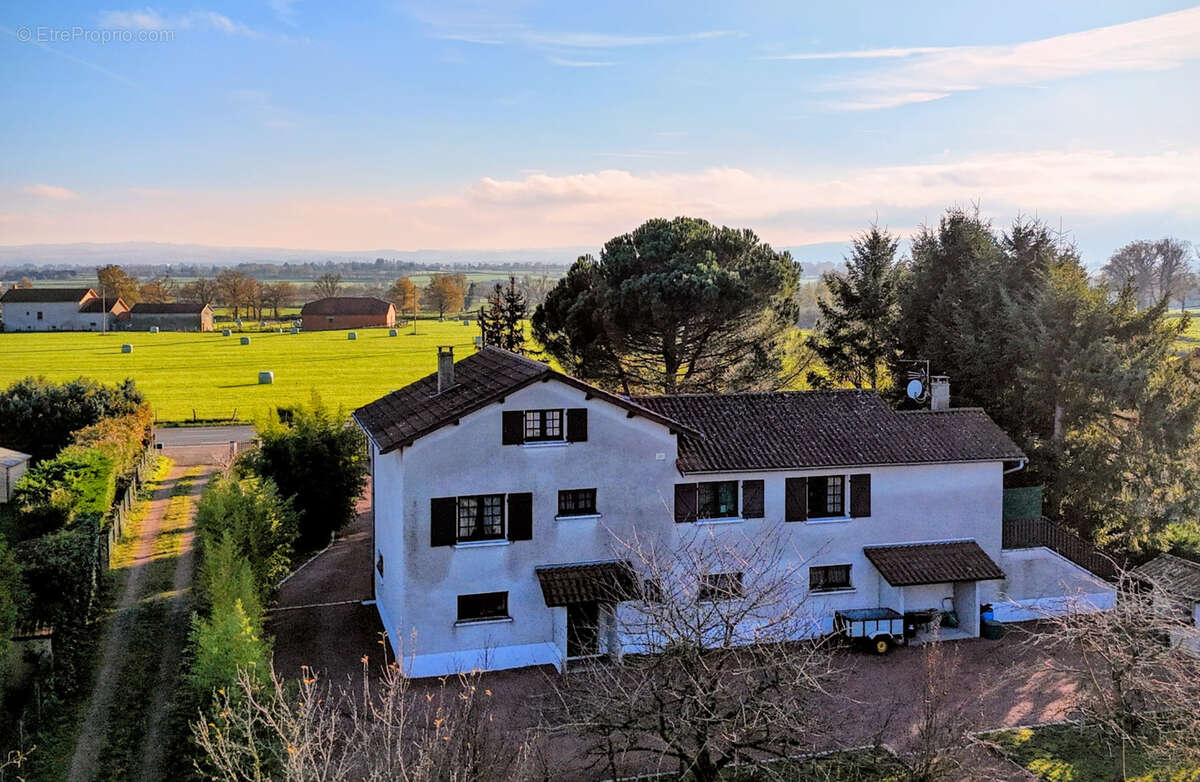 Maison à SAINT-ROMAIN-LA-MOTTE