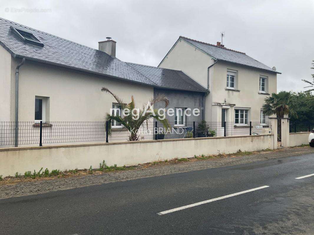 Maison rénovée avec piscine et garage - photo 2
