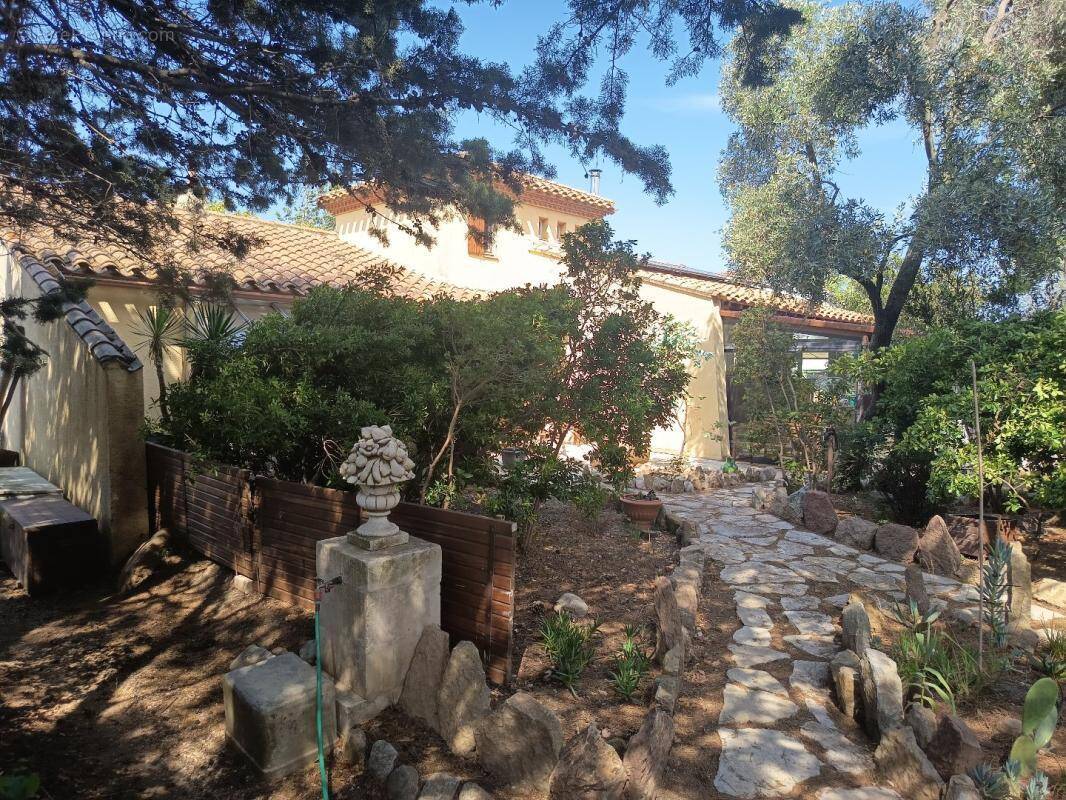 Maison à CASCASTEL-DES-CORBIERES