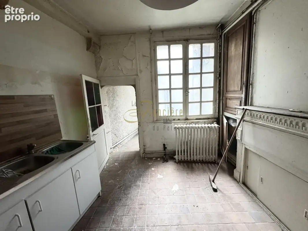 Appartement à rénover   Hyper-centre de Bourges   109,70 m2 Carrez avec terrasse privative - photo 3