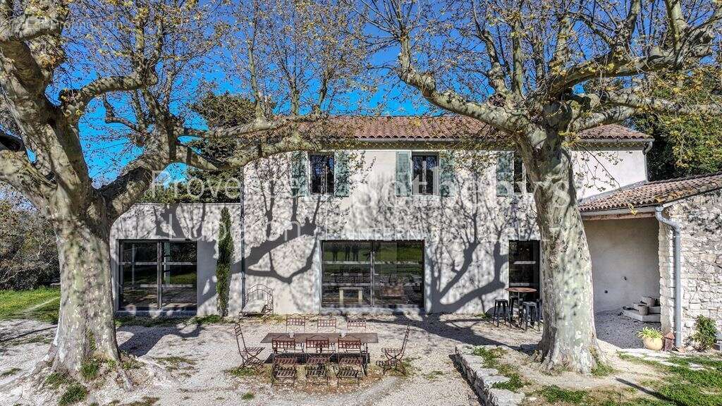 Maison à L'ISLE-SUR-LA-SORGUE