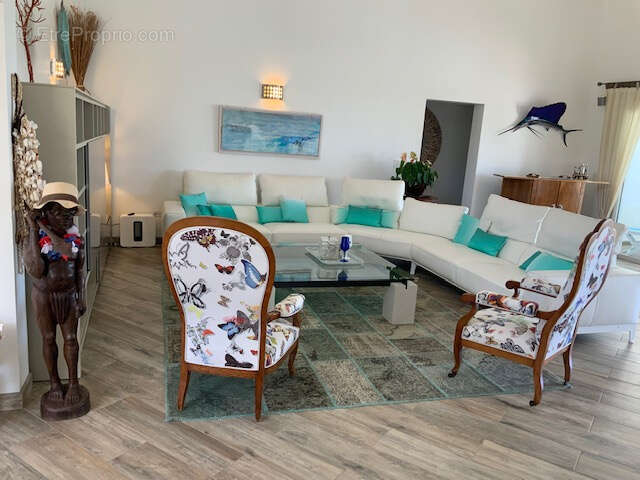 Propriete composee d'une villa de 4 chambres de 3 appart et de 1 studio  2 438 000 € fai - photo 9