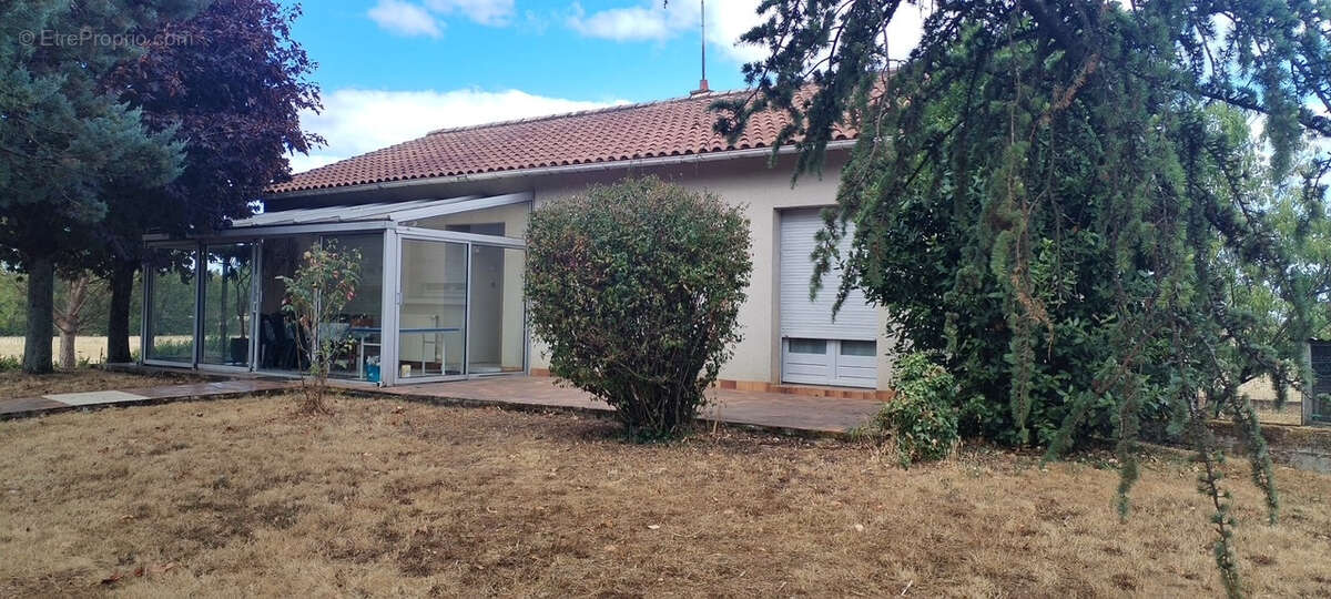 Saint Liguaire - pavillon de 97m2 avec garage et jardin - photo 2